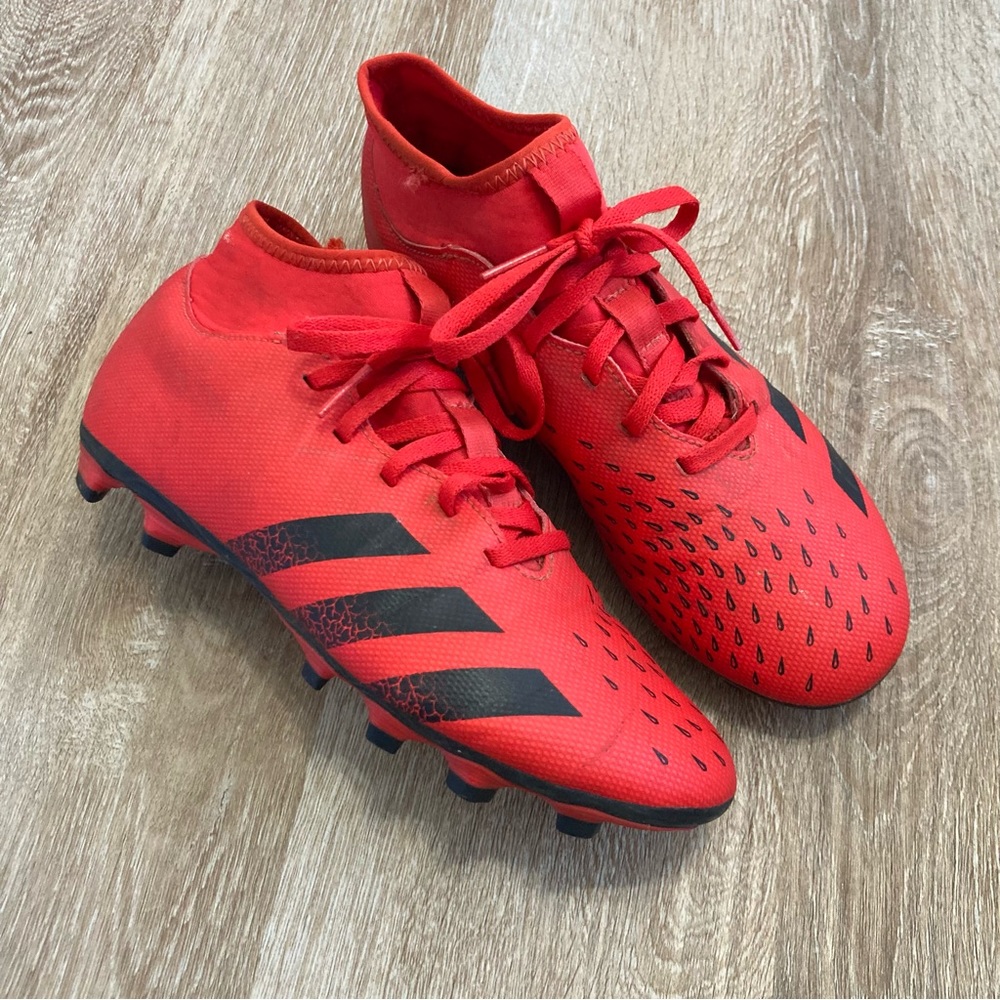 Adidas Predator 2021 black and red high top cleats boys mens size 5